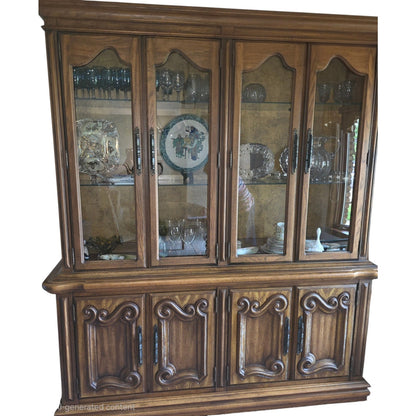 Beautiful Vintage Traditional Stanley Solid Wood China Cabinet