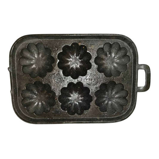 Vintage Cast Iron Turk's Head Baking Pan | 6-Mold | 10.25" x 7.5"